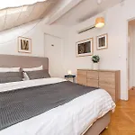 Apartment Magic With Terrace