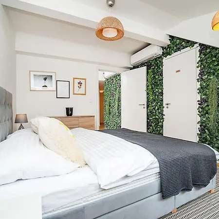 Magic With Terrace Apartamento Praga