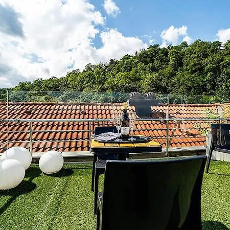 Magic With Terrace Apartamento Praga
