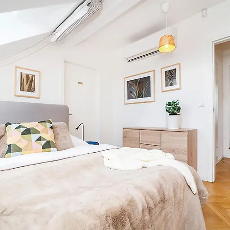 Magic With Terrace Apartamento Praga