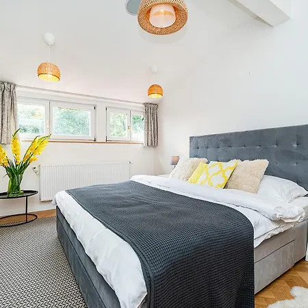 Magic With Terrace Apartamento Praga