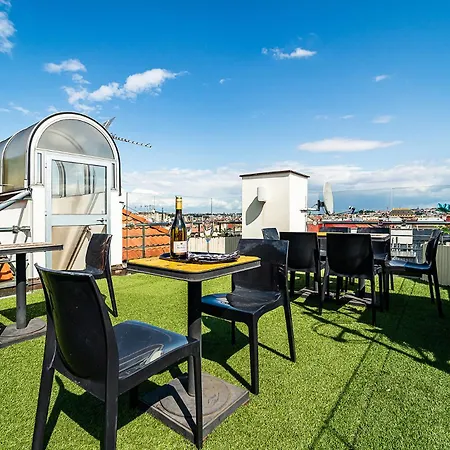 Magic With Terrace Apartamento Praga